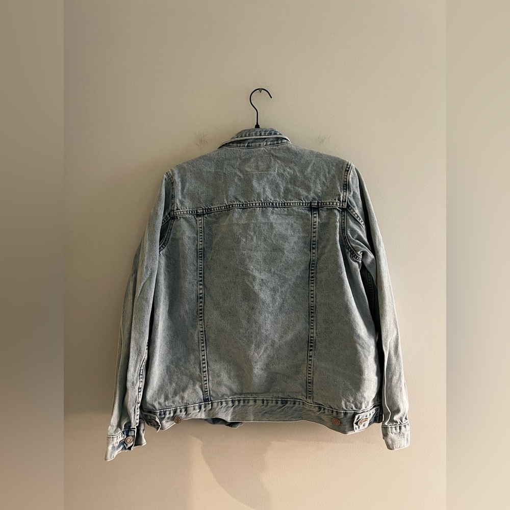 H&M &Denim Light Wash Denim Jacket US 12 Classic Button Front - Picture 6 of 6